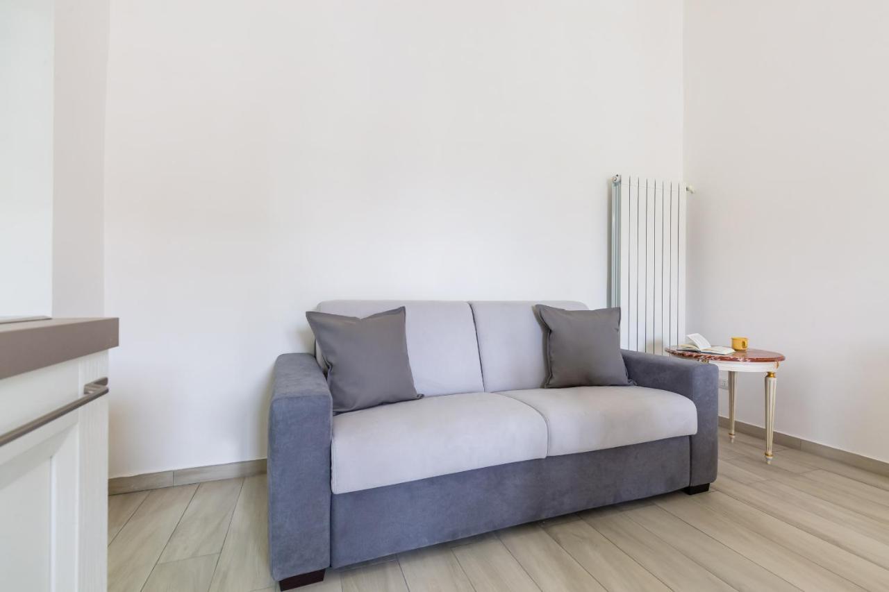 Chiara Modern Apartment By Wonderful Italy Napoli Esterno foto