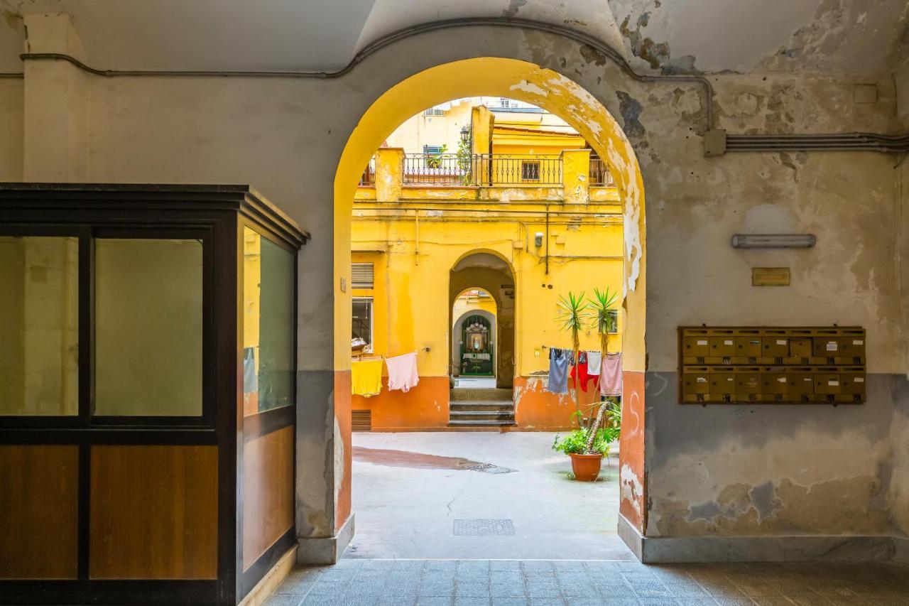 Chiara Modern Apartment By Wonderful Italy Napoli Esterno foto